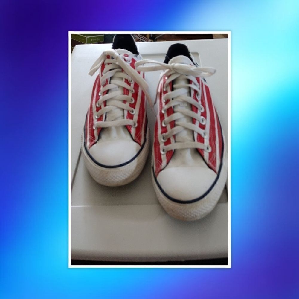 Converse All Star Chuck Taylor Stars and Stripes Low Top Mens 9.5 Women's 11.5